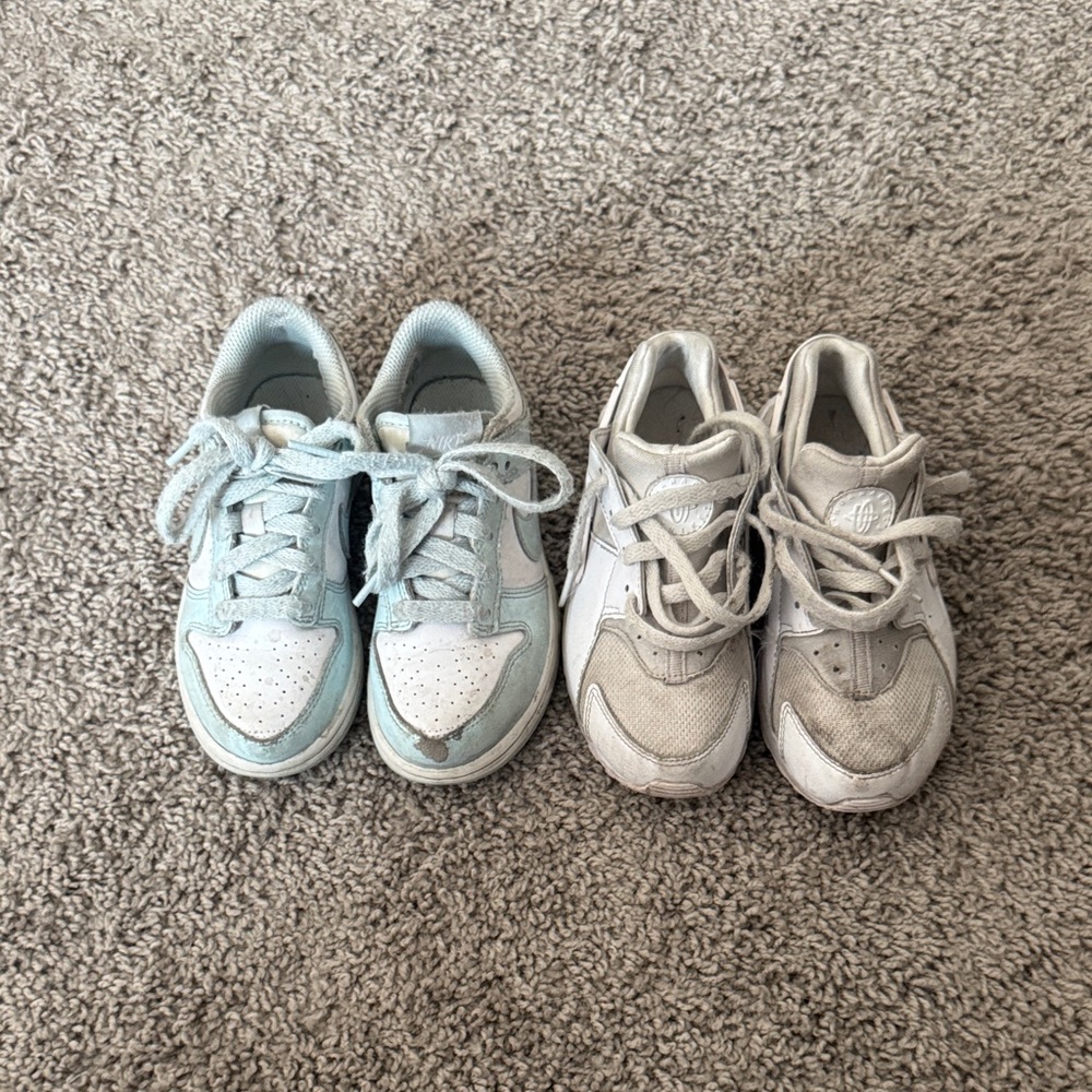 Nike Kids' Sneakers in White and Light Blue